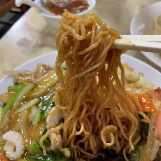 味のラーメン海賊　麺
